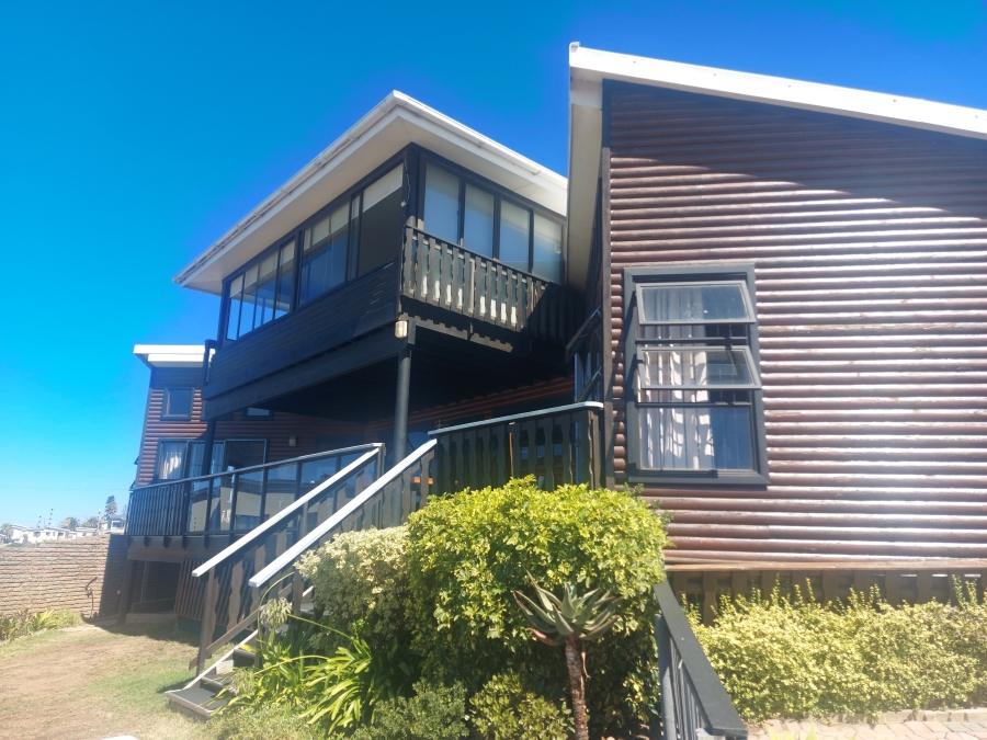 5 Bedroom Property for Sale in De Bakke Western Cape